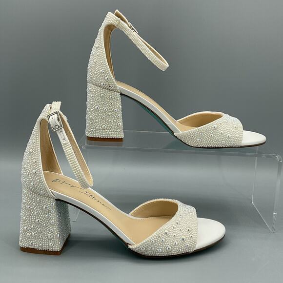 NEW Betsy Johnson Women’s Mari Block Heel Evening Sandals White Size 6.5M - Picture 1 of 10